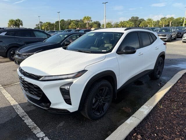 2025 CHEVROLET Trax