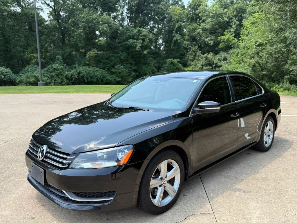 2013 VOLKSWAGEN Passat