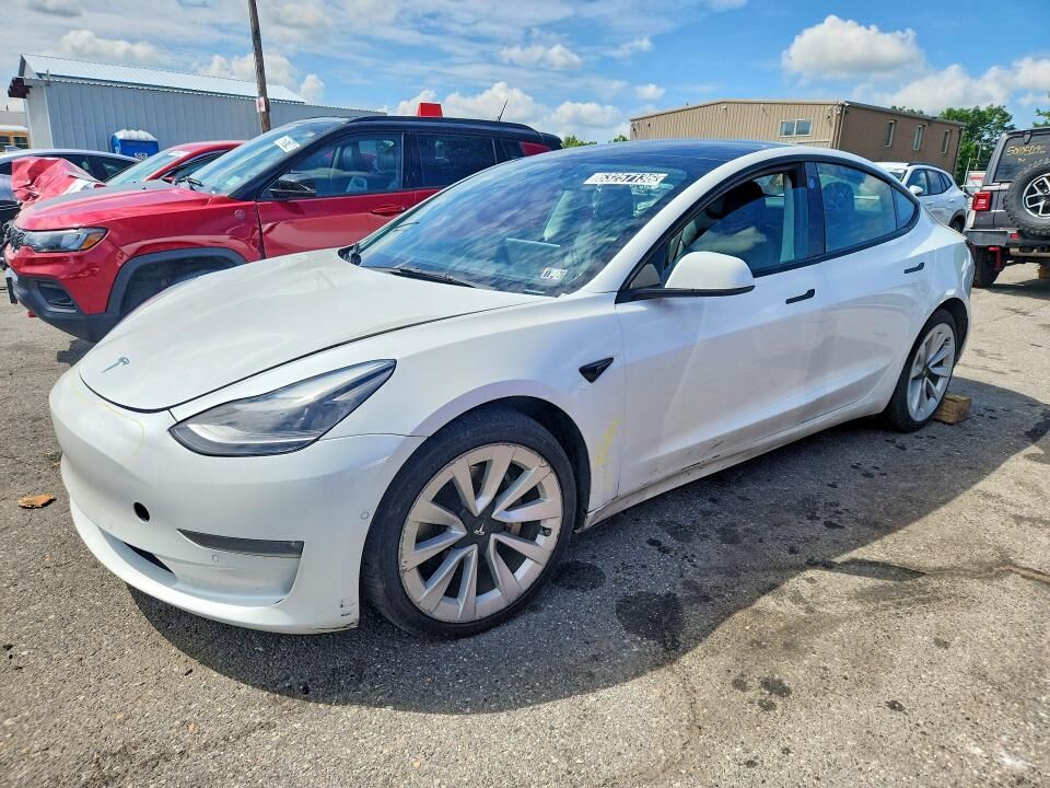 2022 TESLA Model 3