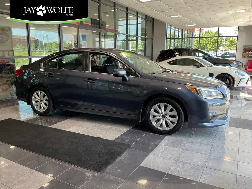 2017 SUBARU Legacy