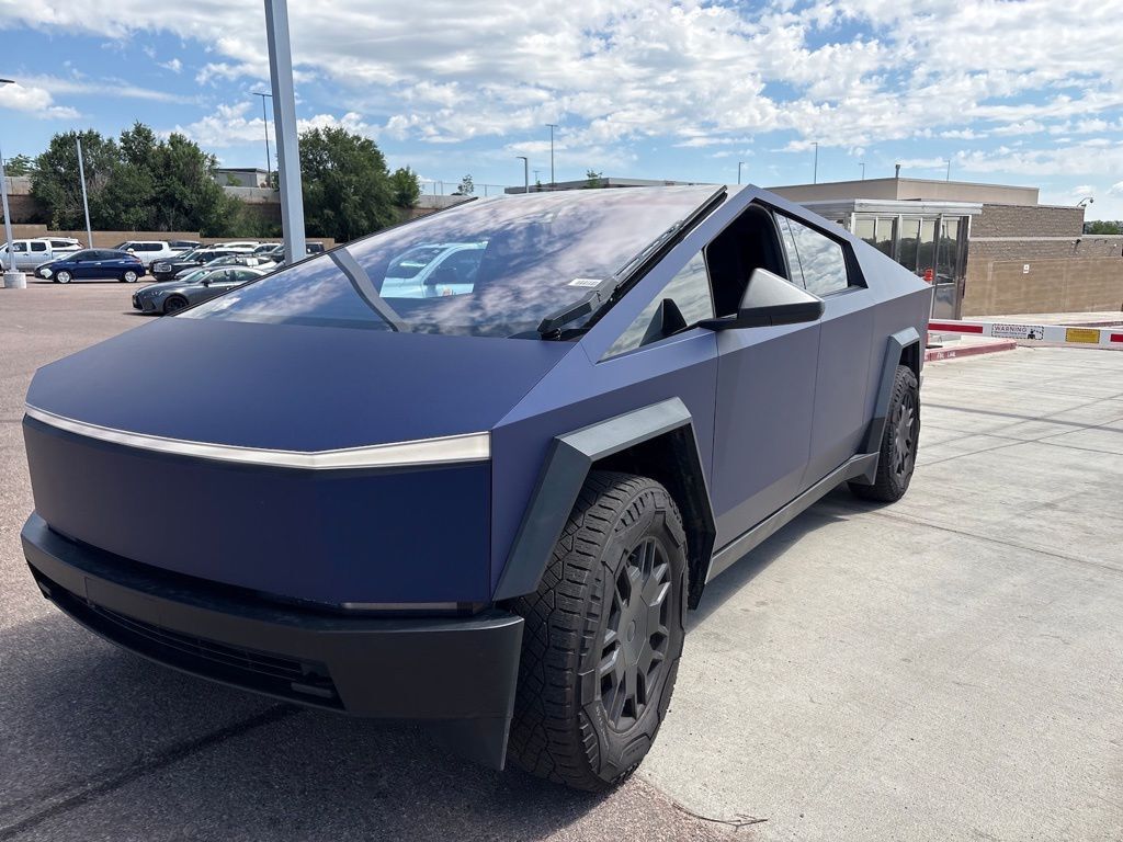 2024 TESLA Cybertruck