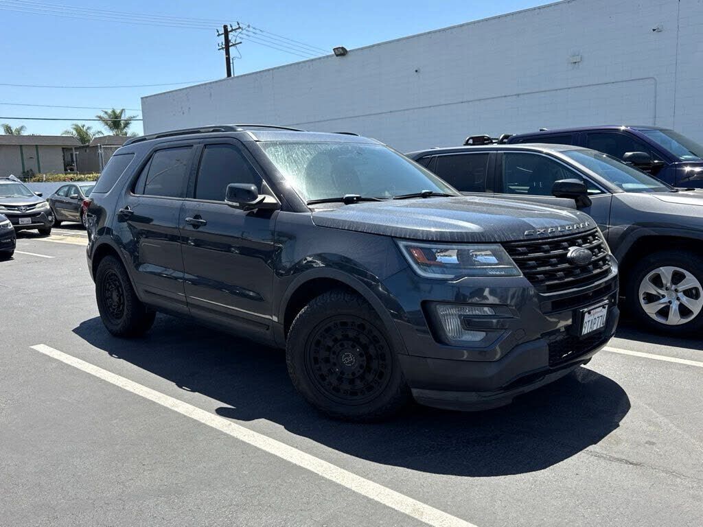 2017 FORD Explorer