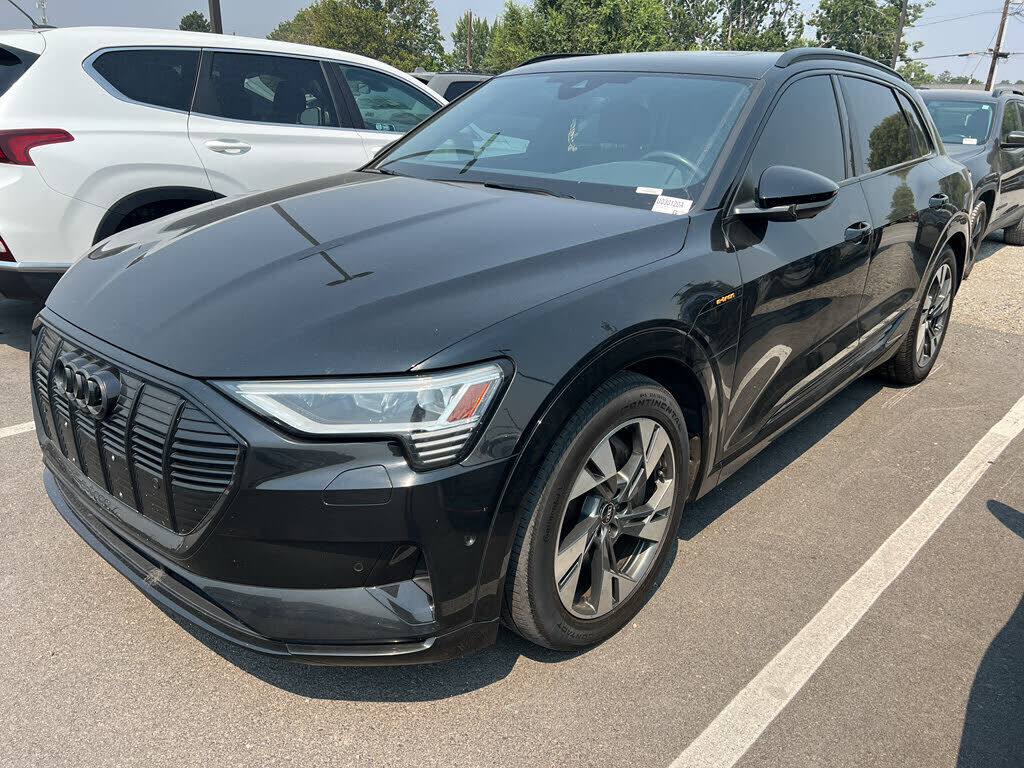 2022 AUDI e-tron