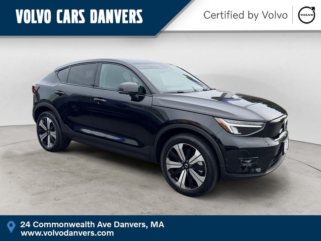 2023 VOLVO C40