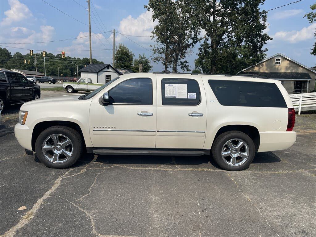 2013 CHEVROLET Suburban