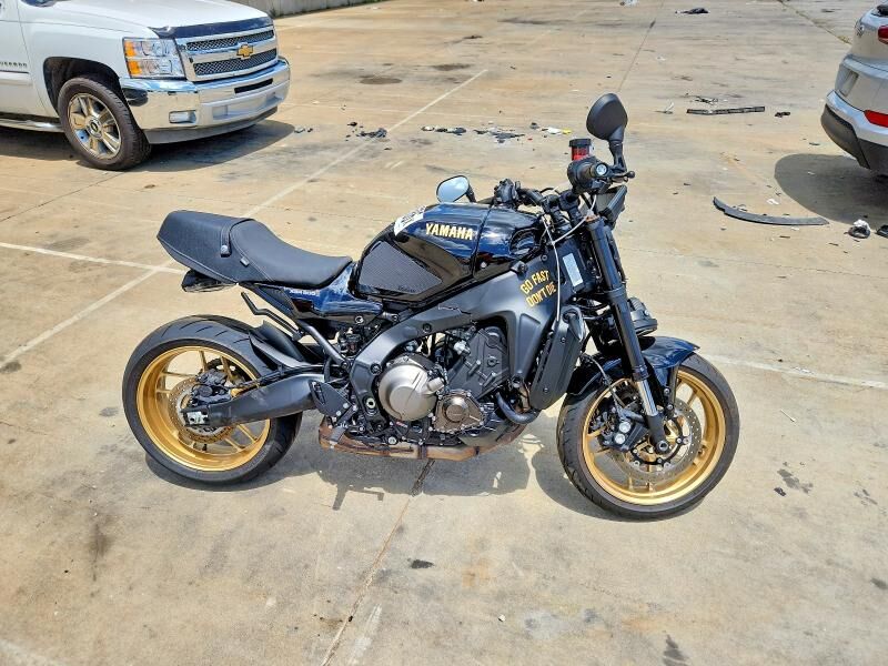 2025 YAMAHA XSR900