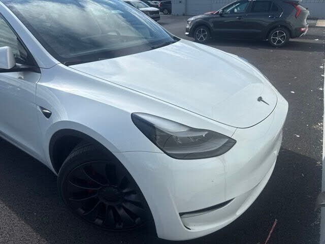 2024 TESLA Model Y