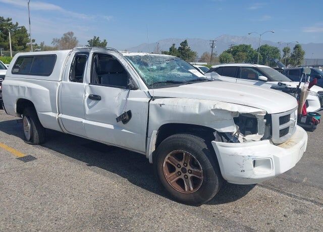 2011 DODGE Dakota