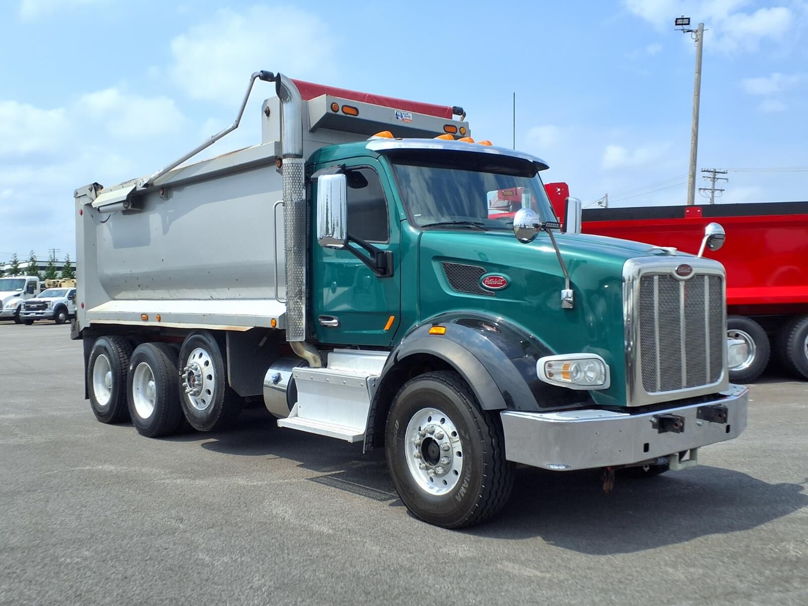 2016 PETERBILT 567
