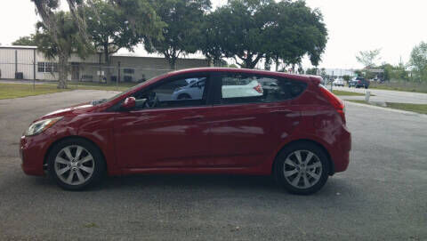 2012 HYUNDAI Accent