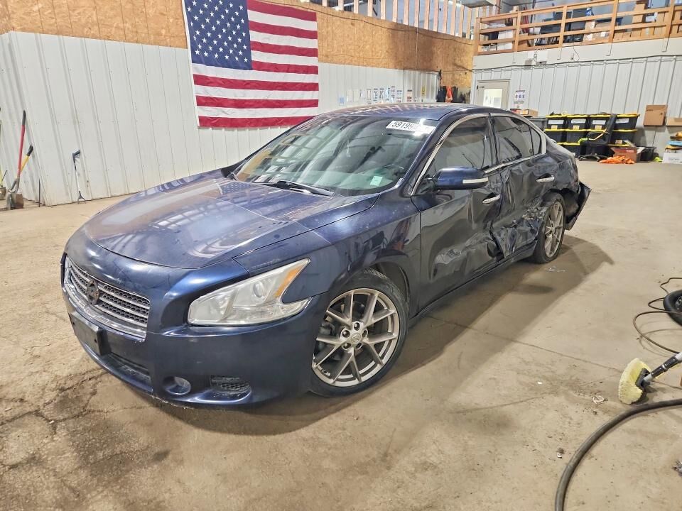 2010 NISSAN Maxima
