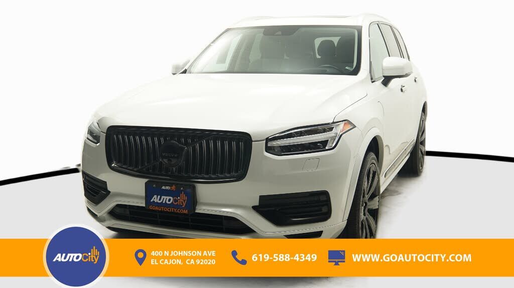 2022 VOLVO XC90