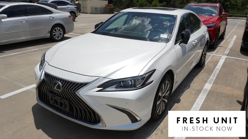 2020 LEXUS ES