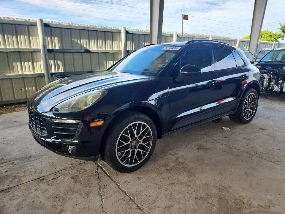 2017 PORSCHE Macan