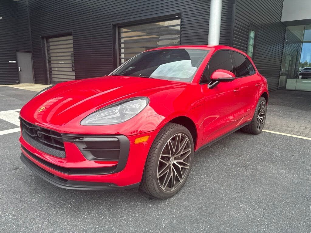 2023 PORSCHE Macan