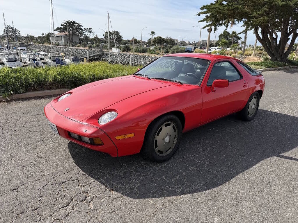 1984 PORSCHE 928