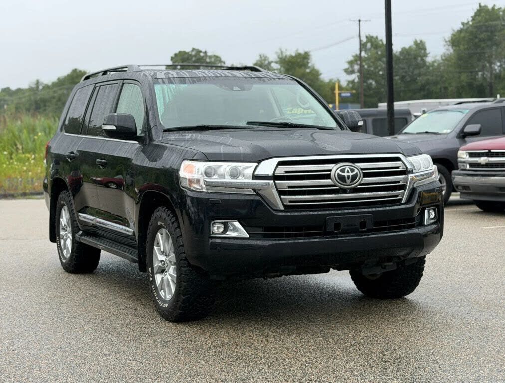 2016 TOYOTA Land Cruiser