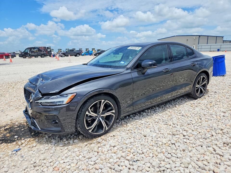 2024 VOLVO S60