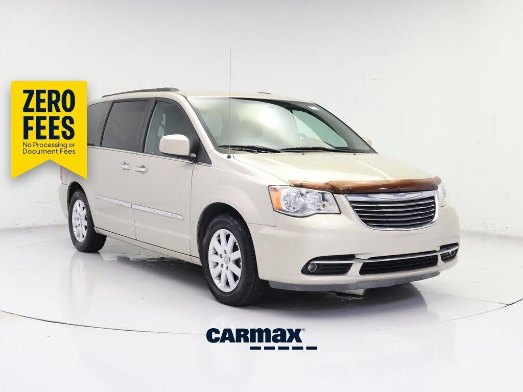 2015 CHRYSLER Town and Country