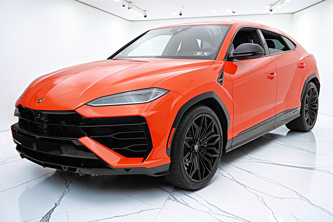 2025 LAMBORGHINI URUS