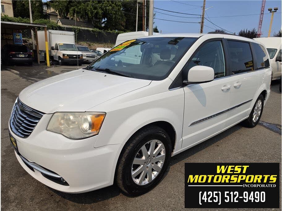 2014 CHRYSLER Town and Country