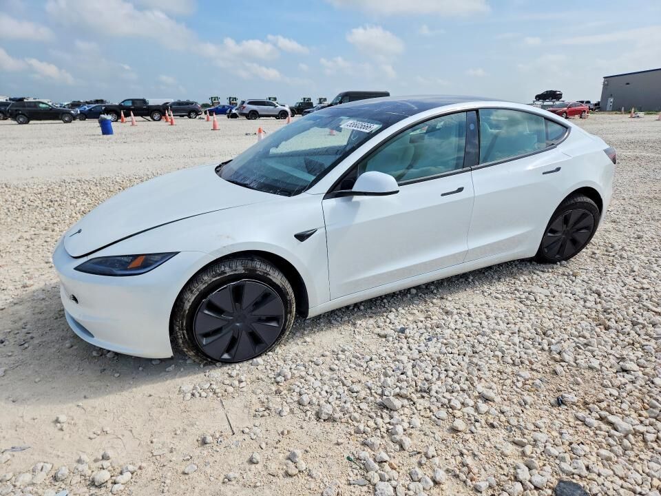 2026 TESLA Model 3