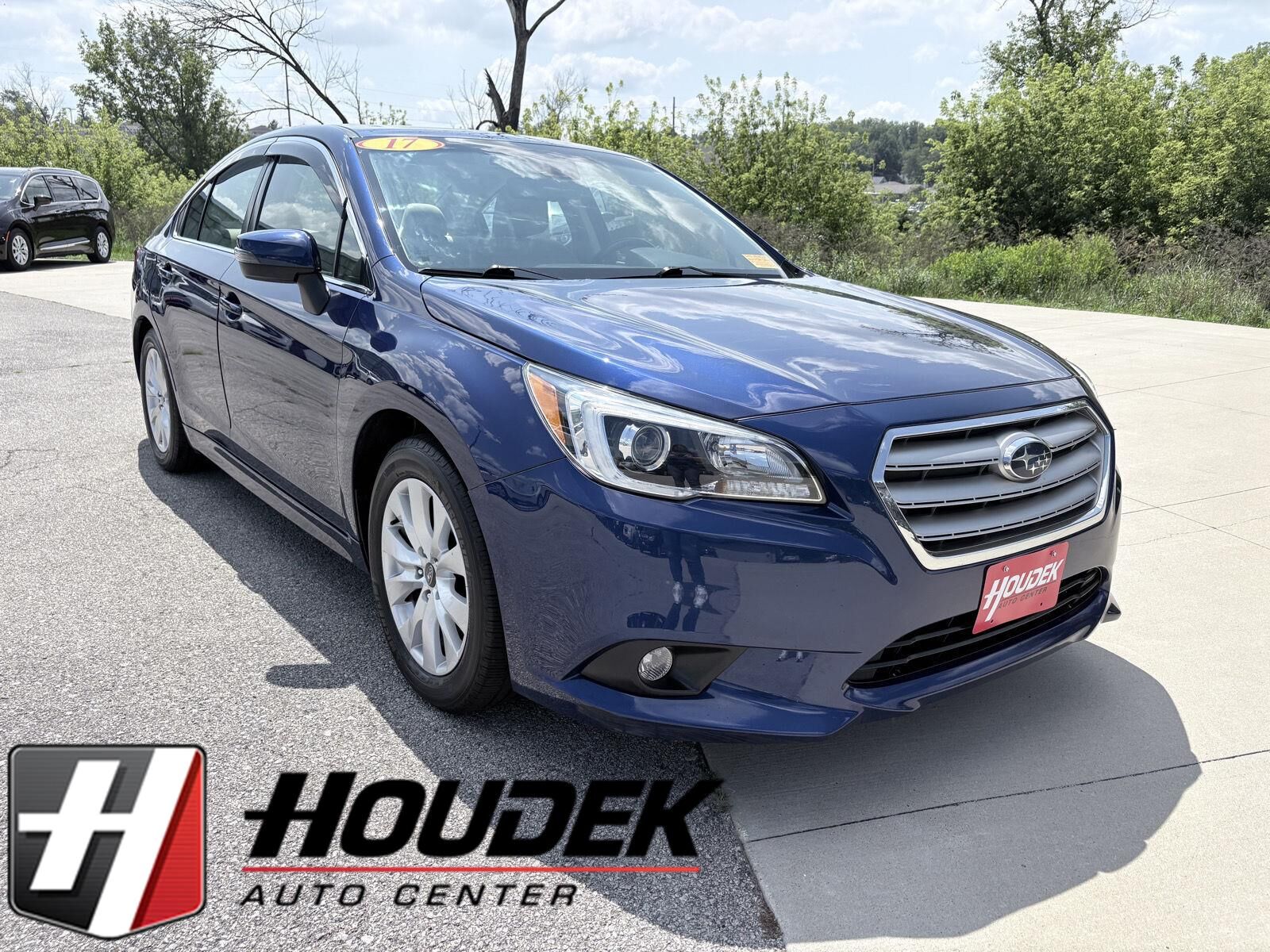 2017 SUBARU Legacy