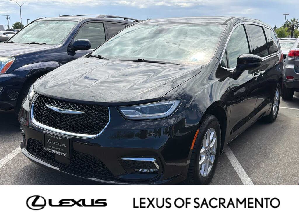 2023 CHRYSLER Pacifica