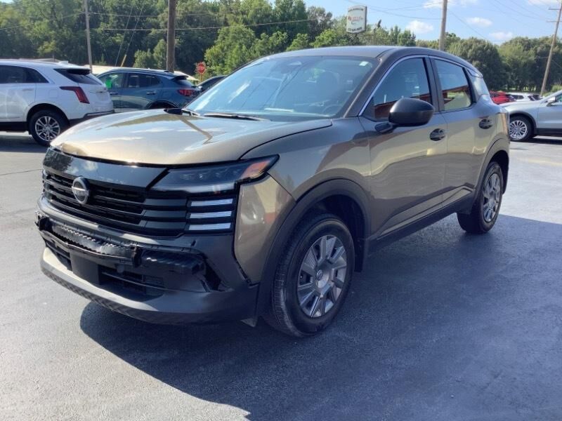 2025 NISSAN Kicks