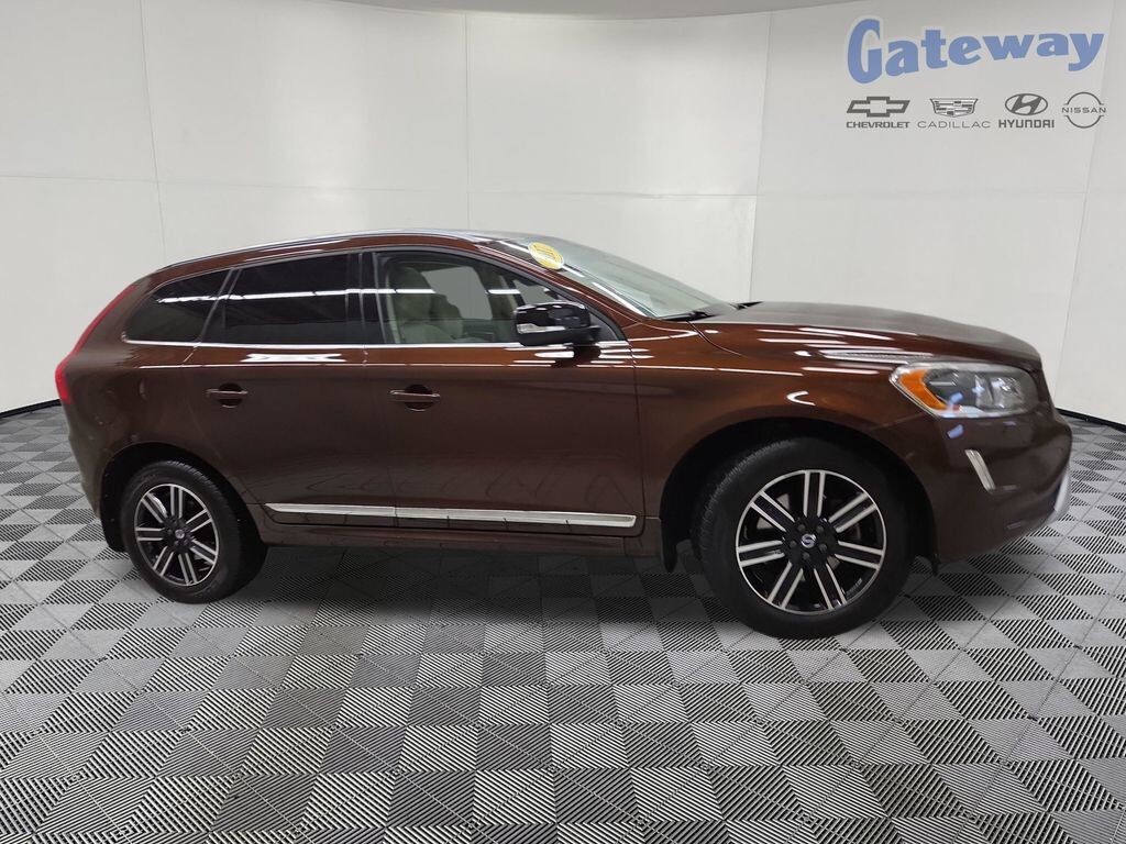 2017 VOLVO XC60