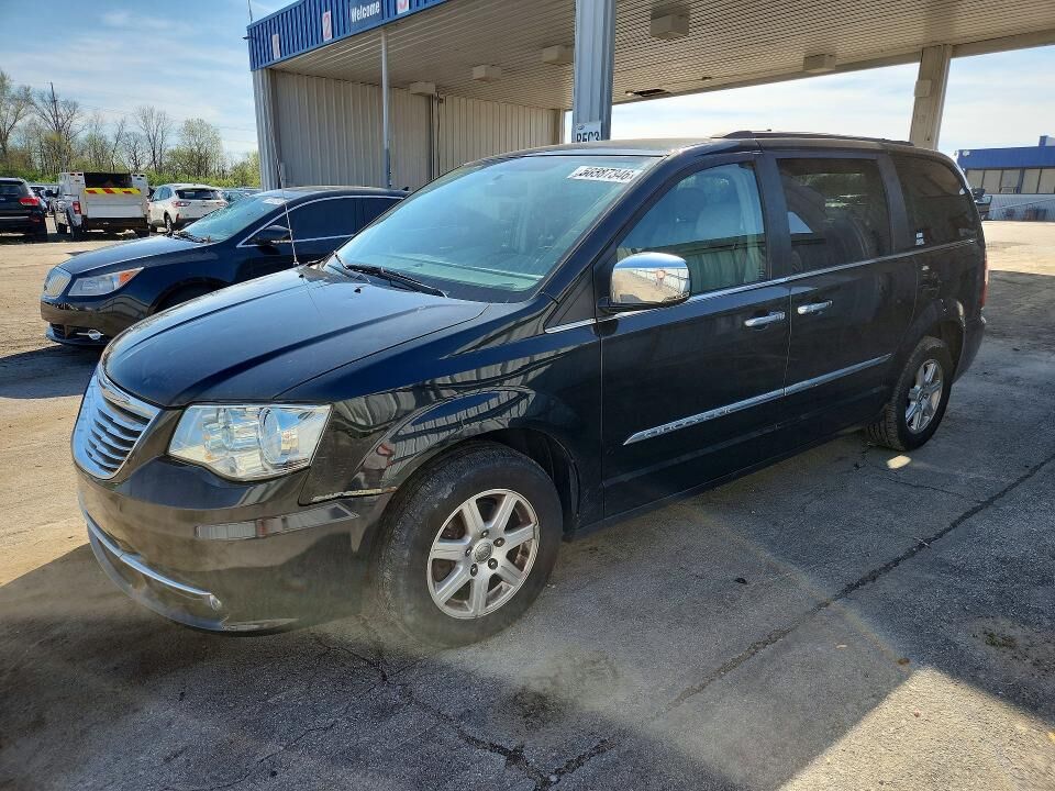 2012 CHRYSLER Town and Country