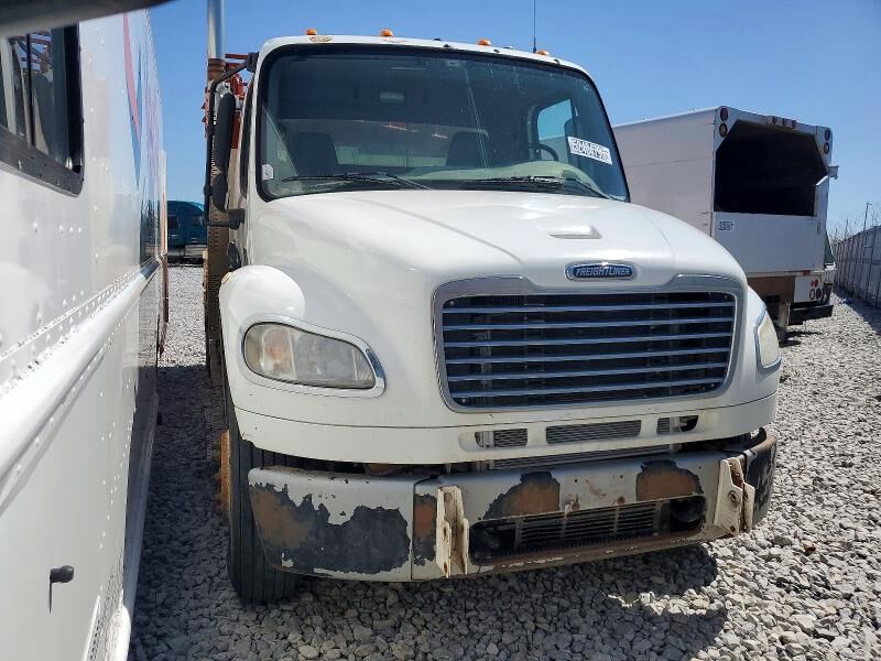2012 FREIGHTLINER M2