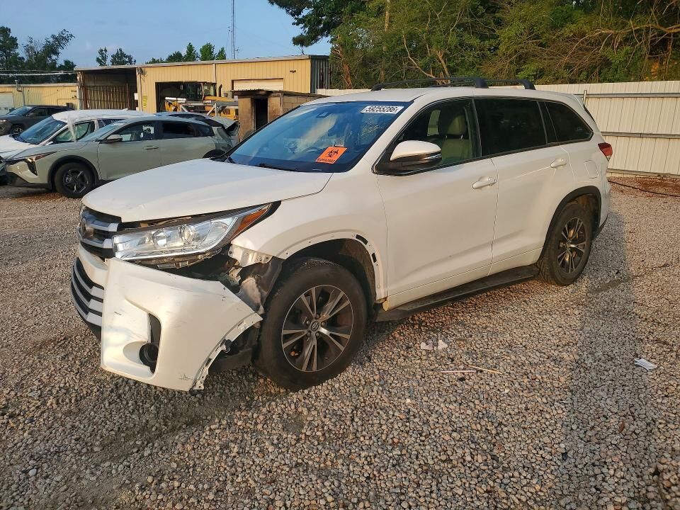 2017 TOYOTA Highlander