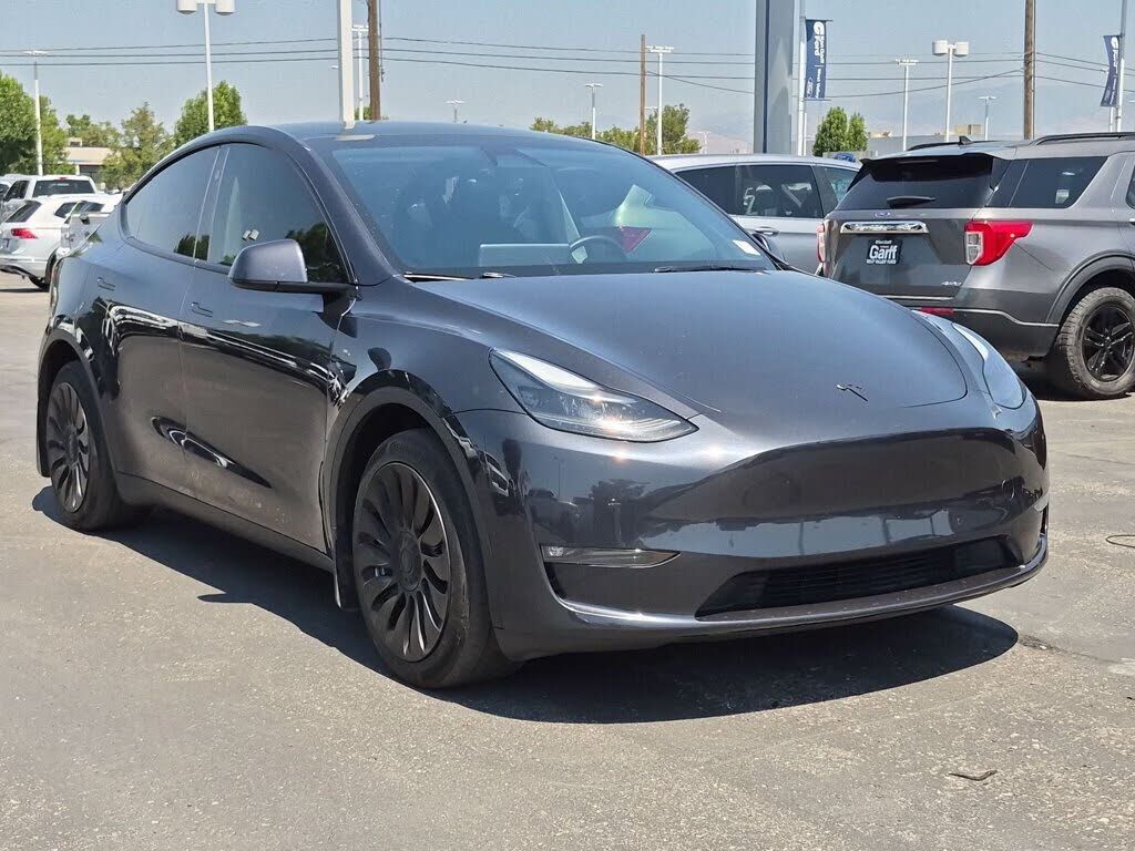 2024 TESLA Model Y