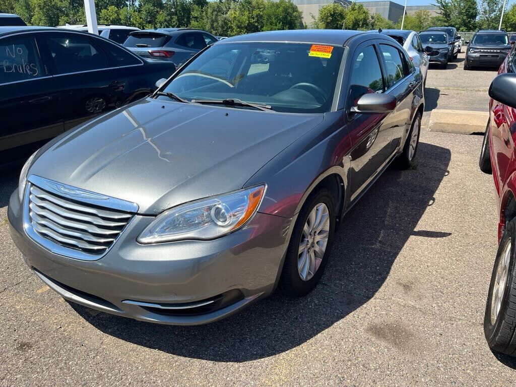 2013 CHRYSLER 200