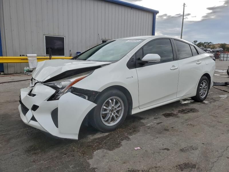 2016 TOYOTA PRIUS