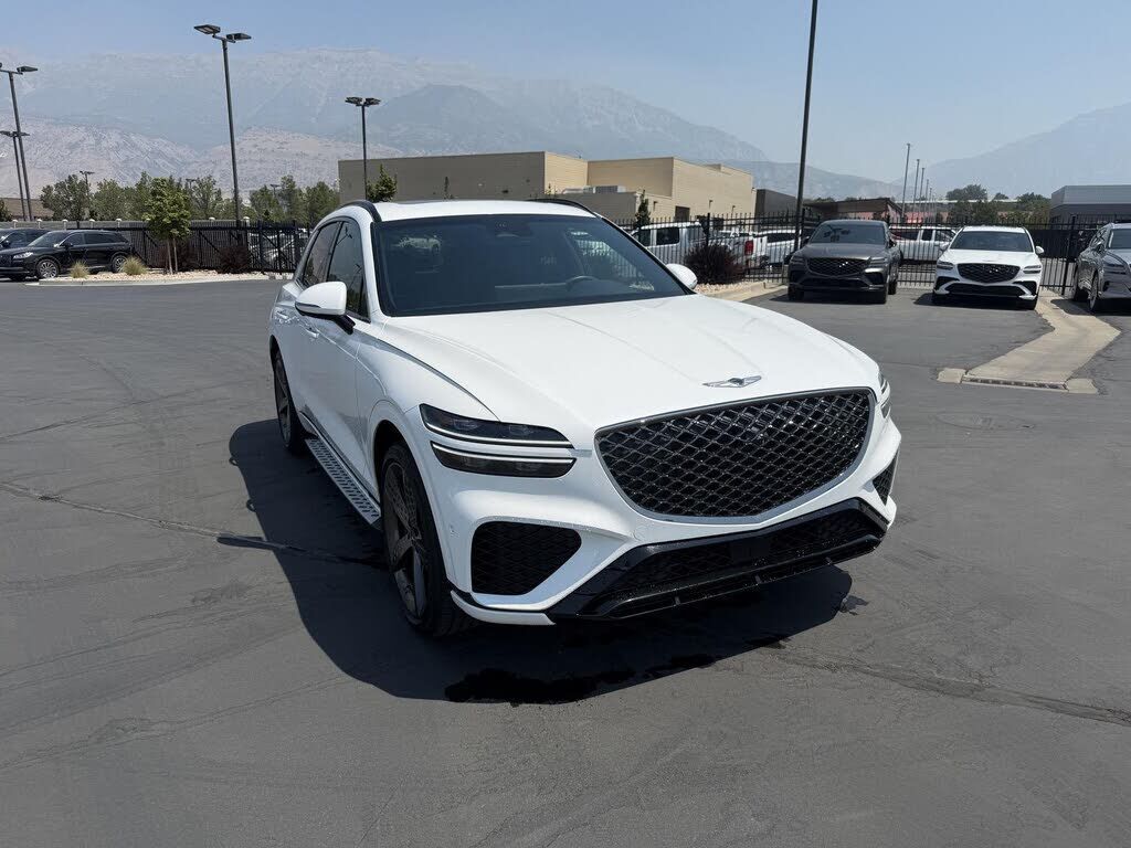 2025 GENESIS GV70
