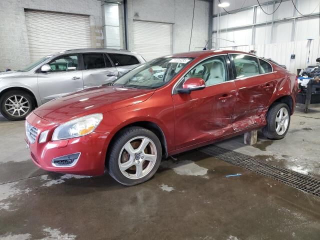 2013 VOLVO S60