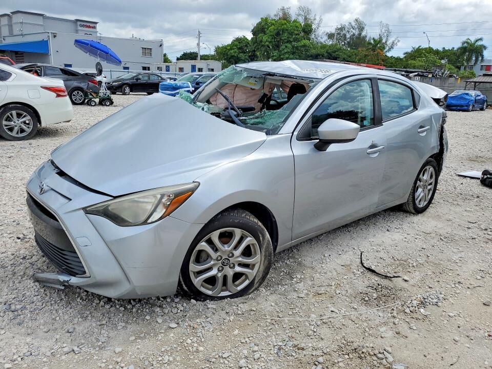2018 TOYOTA Yaris