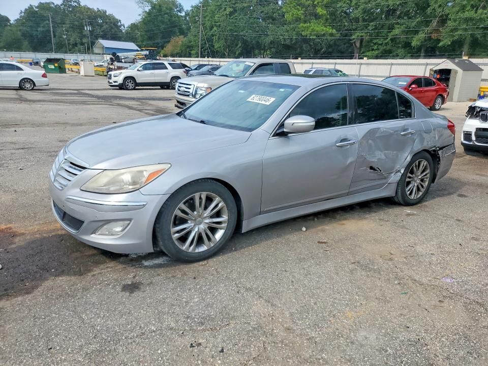 2013 HYUNDAI Genesis