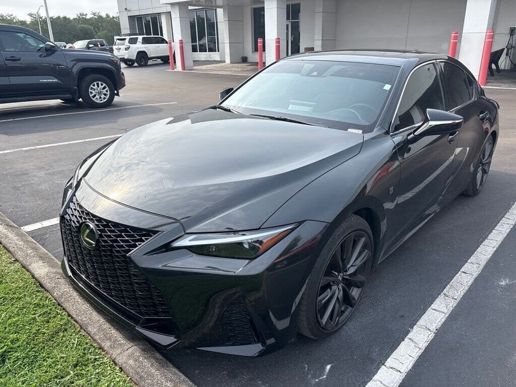 2025 LEXUS IS