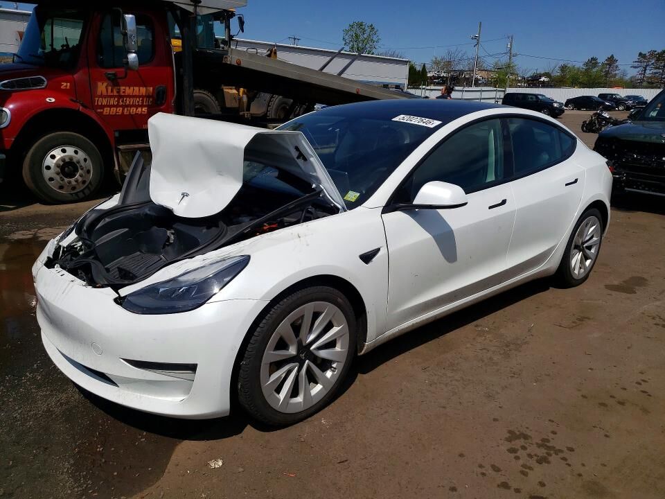 2022 TESLA Model 3