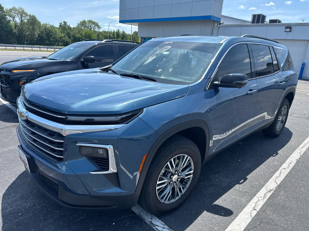 2025 CHEVROLET Traverse