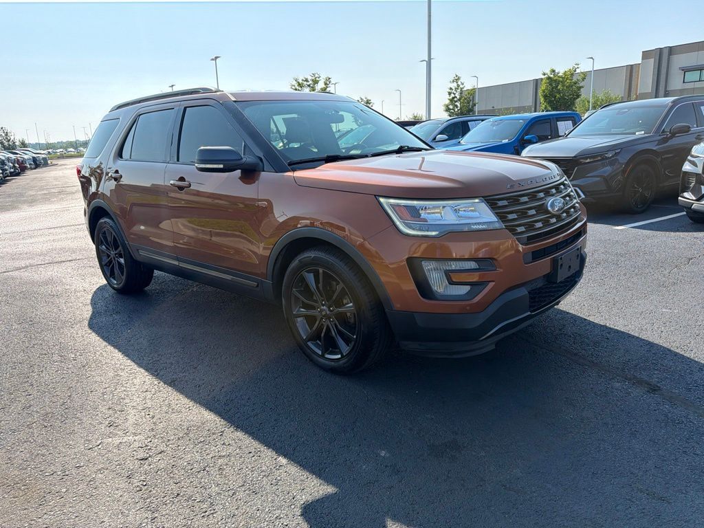 2017 FORD Explorer