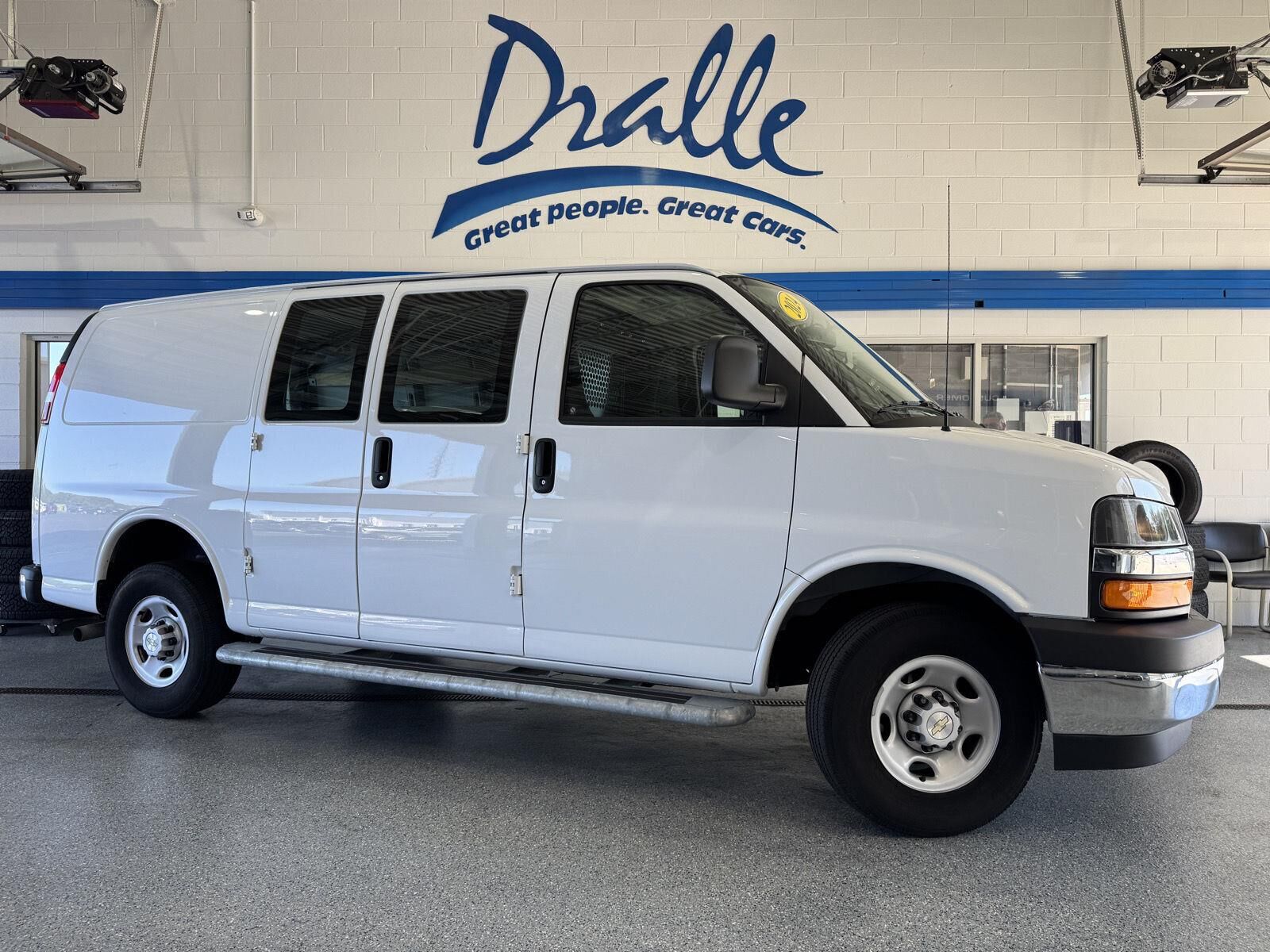 2024 CHEVROLET Express