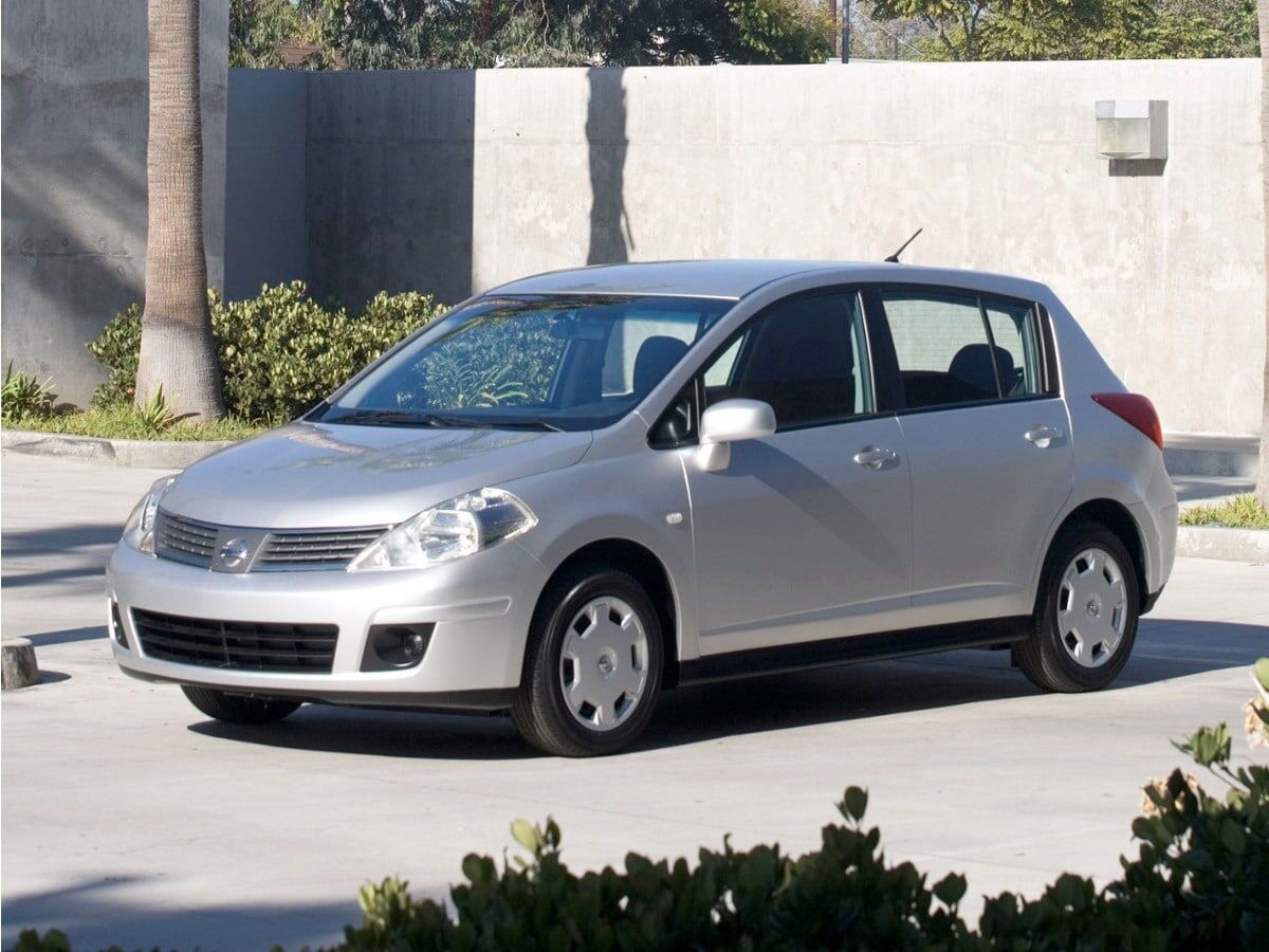 2011 NISSAN Versa