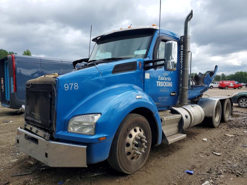 2018 KENWORTH T880