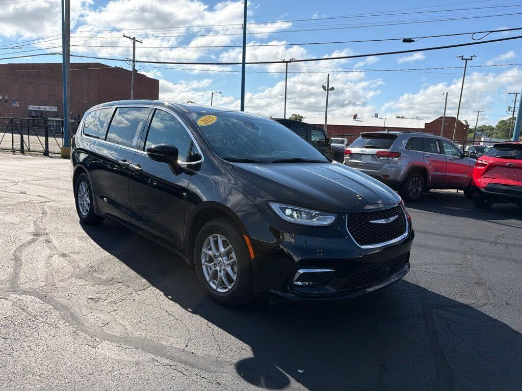 2025 CHRYSLER Pacifica