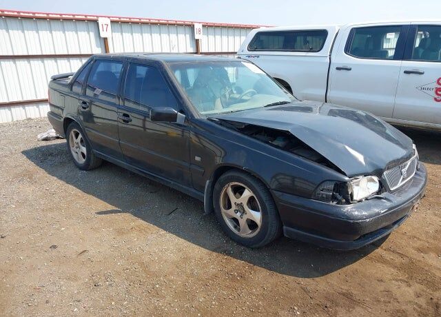 1999 VOLVO S70