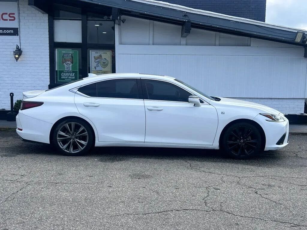 2020 LEXUS ES
